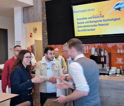 Preisträger 3. Platz: Salma Jdira, Reda Bouchiba, Belhaouz Nawfal